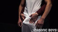 MasonBoys - горячие мастерицы в костюмах уничтожают задницу молодого паренька грубым хуем