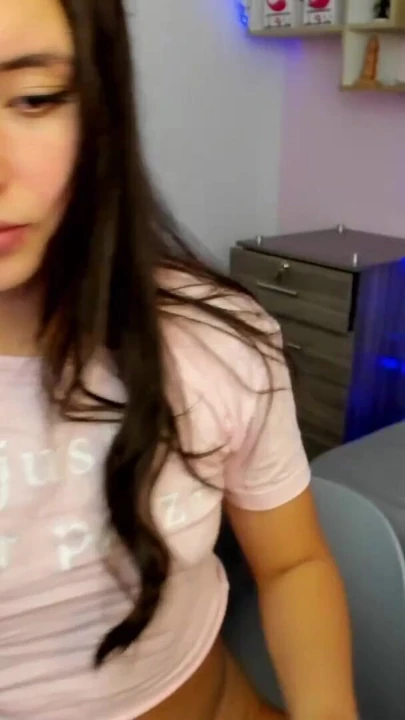 The Colombian Salome, with her tight pussy, masturbates live for her sugar daddy | Clip 2