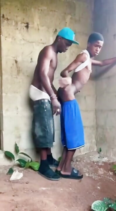 Sex in Uncomplicated Building with Street Guy