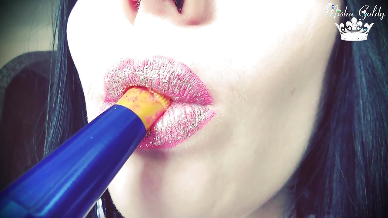 Hookah smoking & lipstick fetish