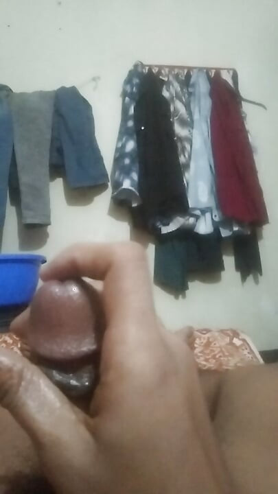 मुझे इतना चाहिए था कि मैंने उसे हाथ से मालिश कर दी।