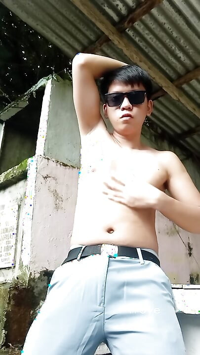 Handsome Pinoy Masturbates at Cemetery - Pinoy Jakol sa Sementeryo