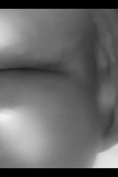 Saya mengongkek 2 kawan pada hari yang sama - dia menghantar saya bogel untuk menggoda saya bila-bila masa dia miang