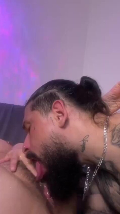suck pussy until squirt | Clip 1