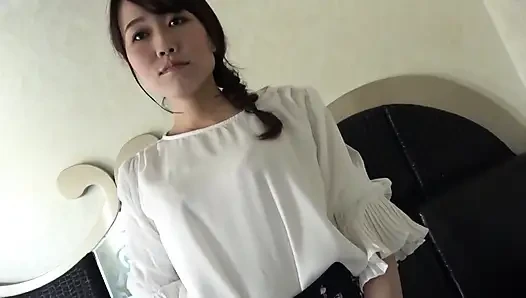 [Mika 48 tahun dengan payudara besar matang dalam penjualan asuransi]