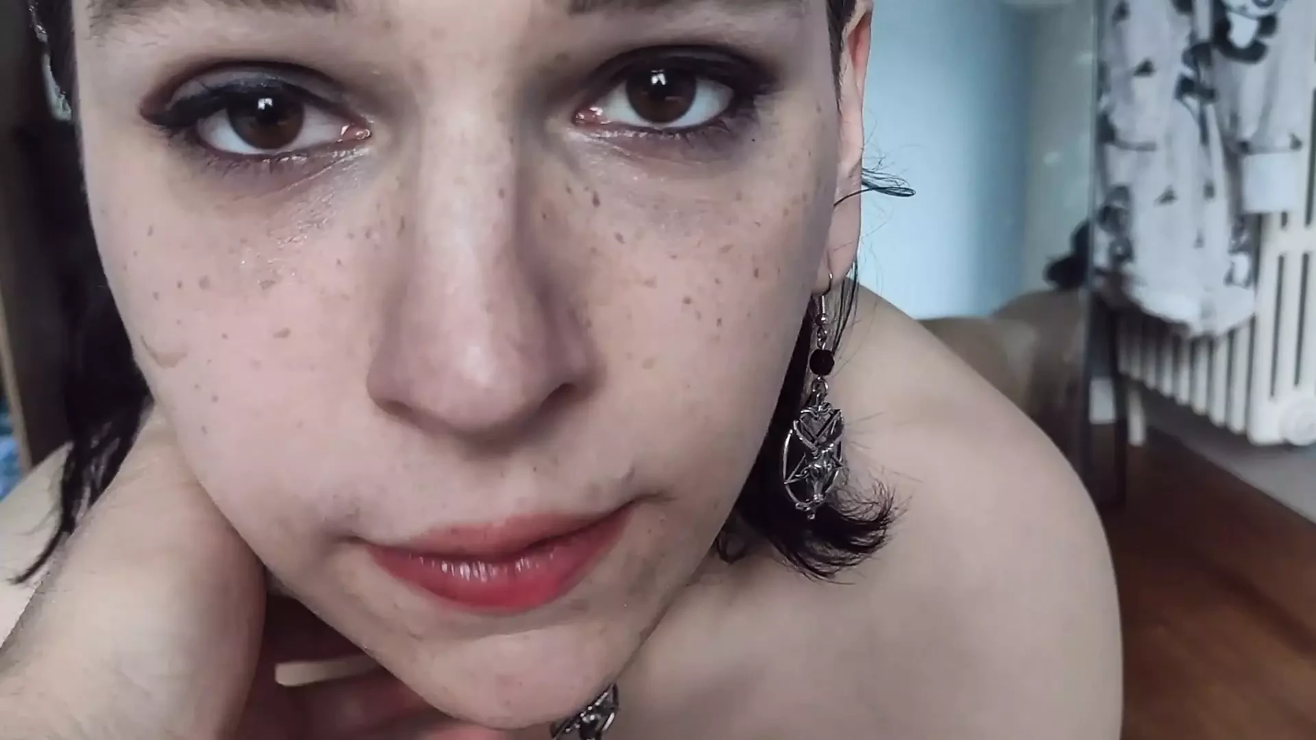 Gadis trans cantik lagi asik nyepong dan ngentot kontol