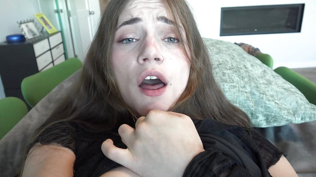 POV, la douce genévrier amateur en lingerie se fait manger et baiser brutalement pour jouir
