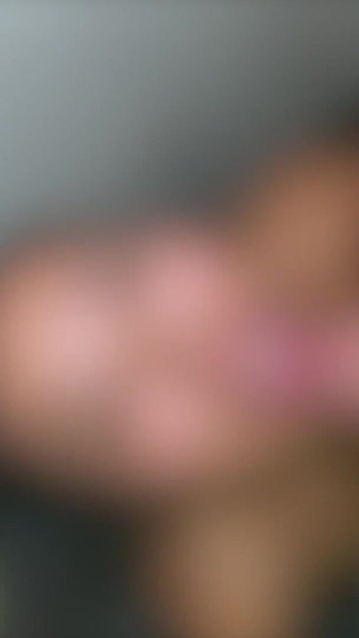 สาวละตินเอเชีย 18 ปีน่ารักดื่มฉี่และควยลึกสุดคอในการเย็ดมือสมัครเล่น | คลิป 1