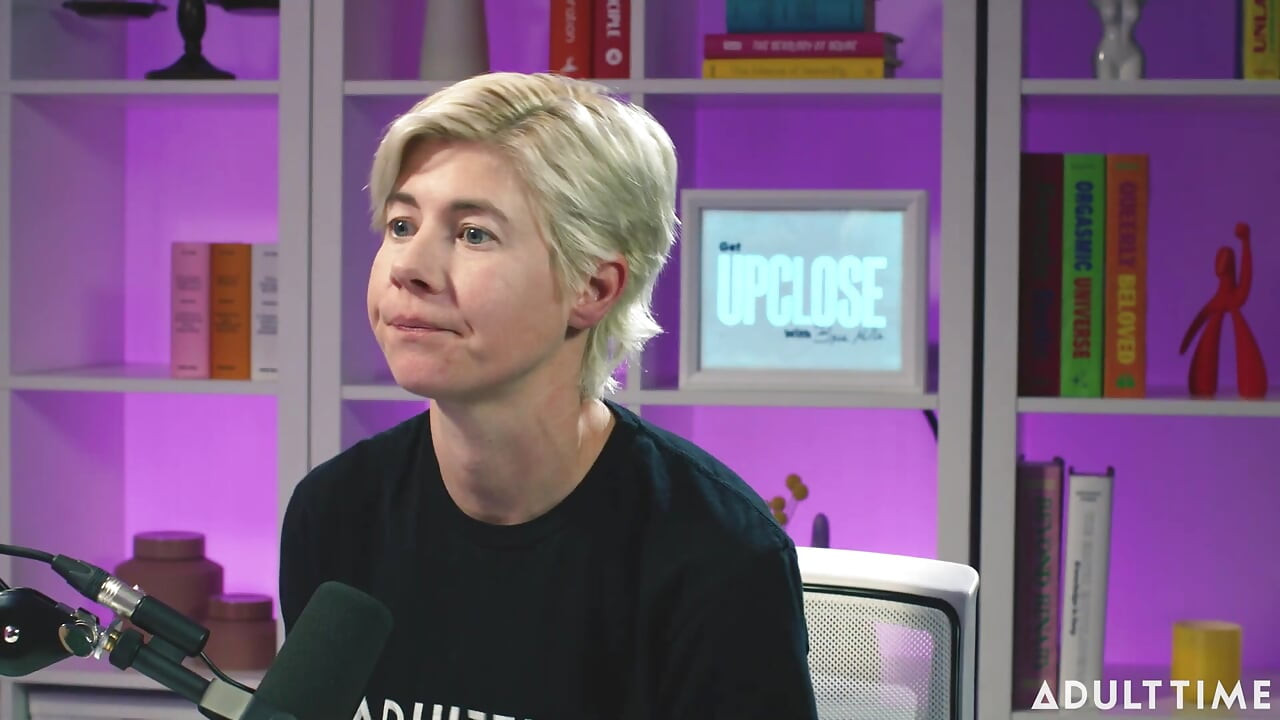 Hailey Rose: Tumblr, Swingers & the Cereal Incident | the Adult Time Podcast