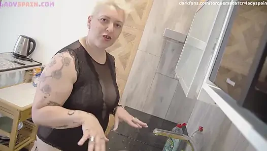 Inmature Mature: Nuria Does All the Housework and Goes to the Beach to Hunt for Tourists to Fuck Them