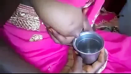 Telugu Aunty Milking Boobs