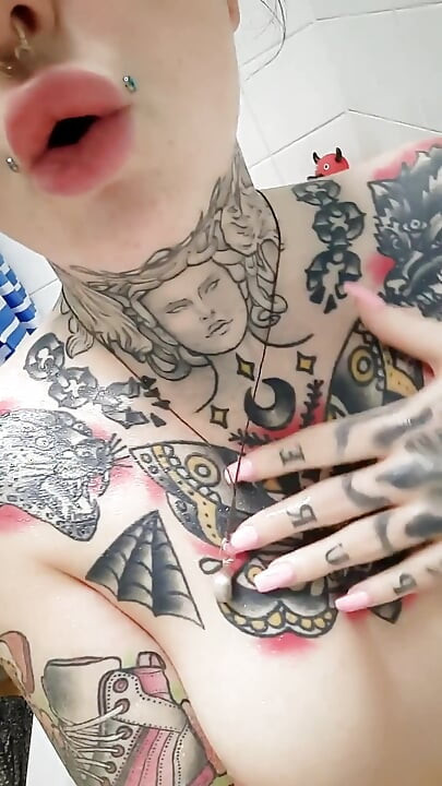 유리 업클로즈 &골든 샤워에서 오줌 싸기