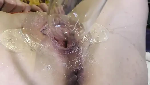 Fucking Vagina Yang Tersebar Luas Dengan Dildo Dan Kaca Dari Sangat Dekat