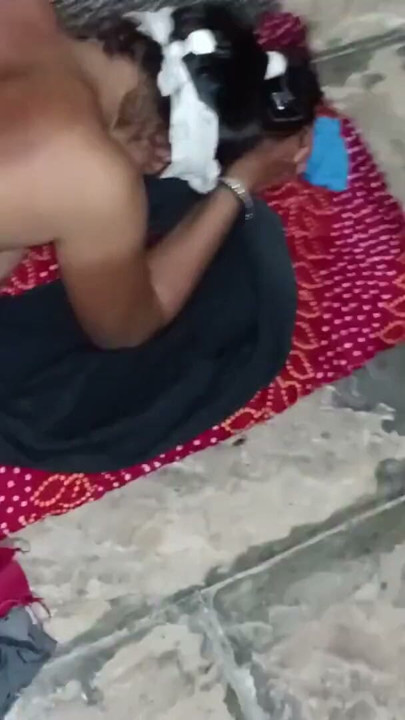Ek bistar per Meri sauteli bahan Ko Maine apna bada land munh mein dekhkar khoob chuswaya Meri sauteli bahan jordar… | Clip 2