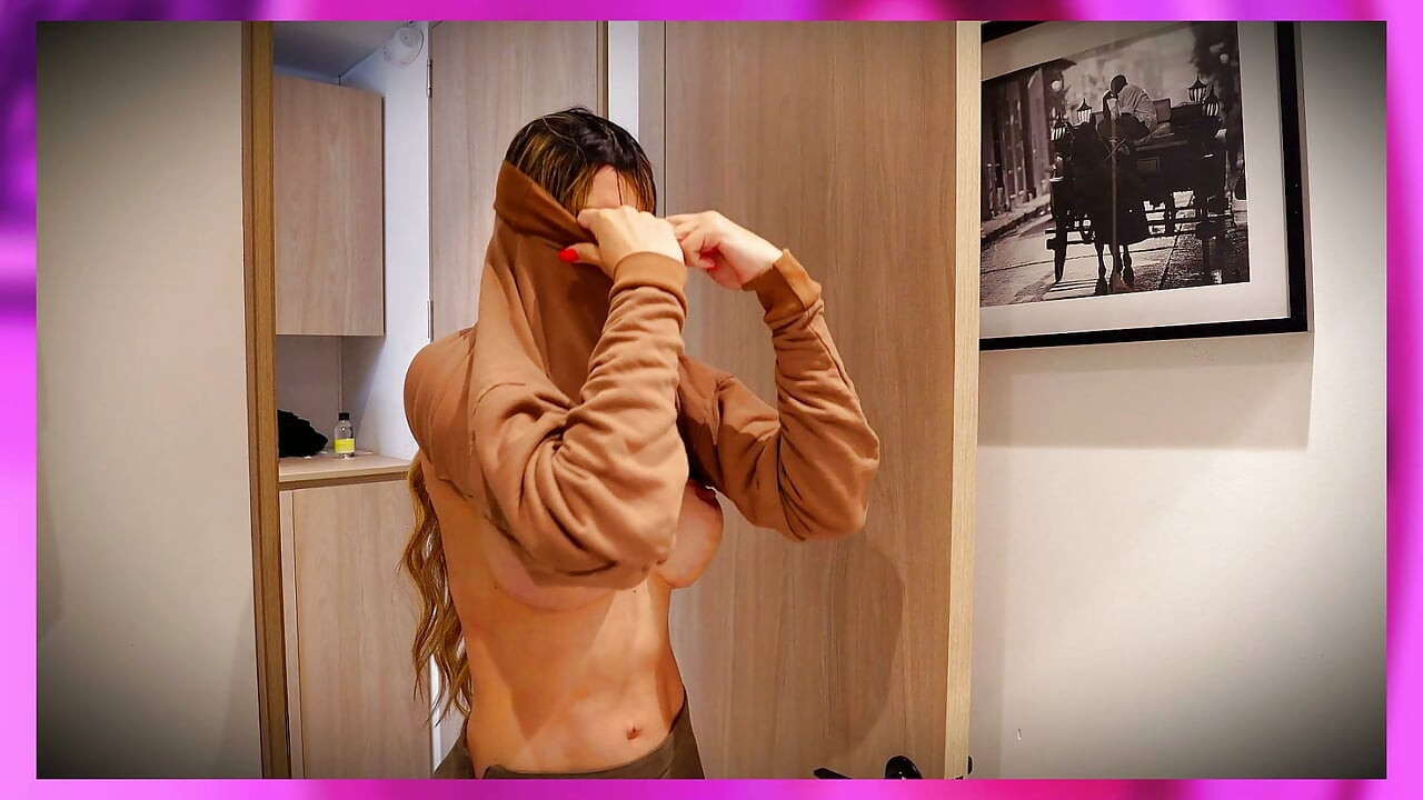 Ambar Prada cuối cùng cưỡi cặc trong bếp sau khi sugar daddy làm pantry cho cô ấy