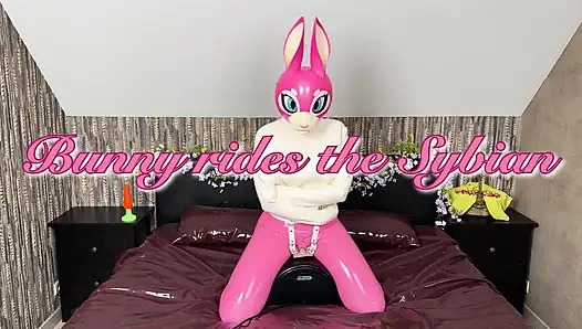 Paskalya Tavşanı Sybian'a Biniyor