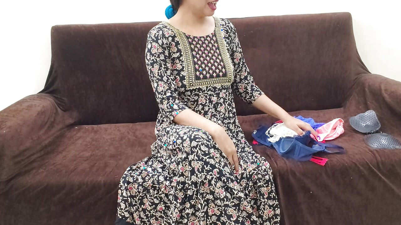 indyjska Saara uczyć przyrodniego brata wirusowe wideo hindi audio Sara uczy swojego przyrodniego brata, jakie staniki i