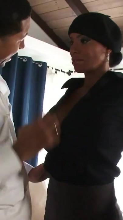 Emotional moment from "Er drückt sie gegen die Wand und nimmt sie hart"