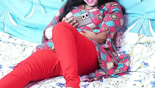 I saw my stepsister showing her body to her boyfriend over a video call