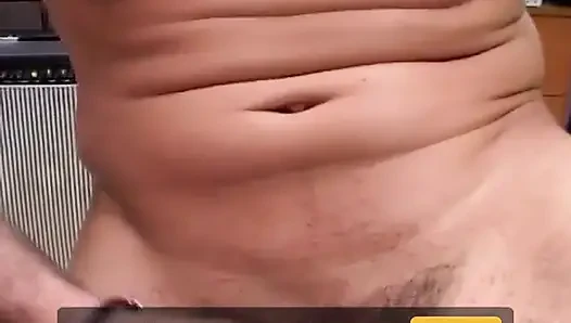Edepsiz sürtük büyük bir boşalma alıyor