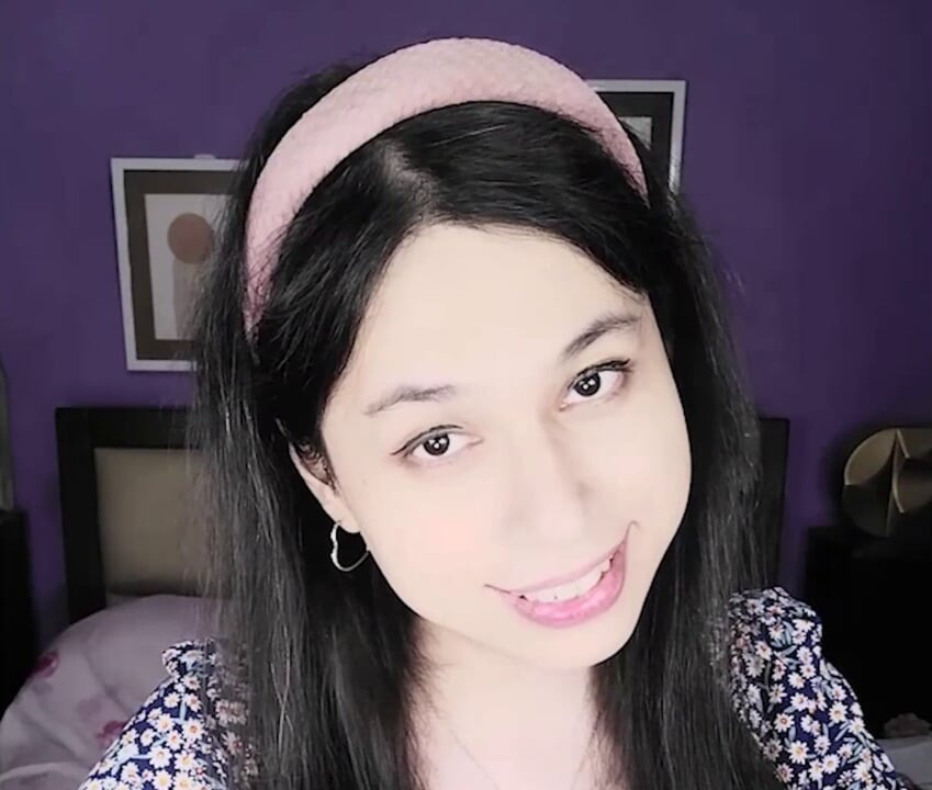 Твоя дівчина Danithecutie зробила тобі сексуальний і туманний танець на колінах