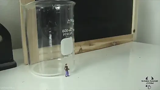 Giantess Scientist Featuring Sinn Sage