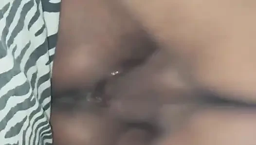 Мой друг уходит от моей жены