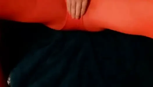 Gay cd, zayıf, yumurta, külotlu çorap ve leotarla mastürbasyon.
