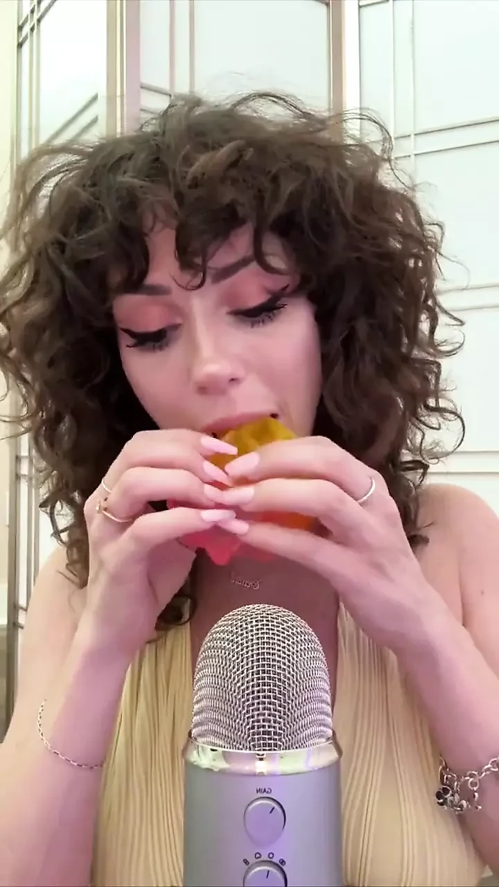 Waffle Eating and Sucking Asmr