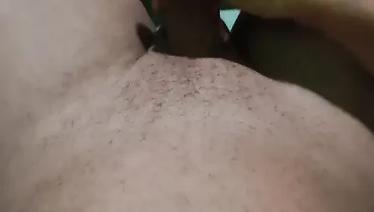 Çok azgın iç çamaşırıyla büyük kalın kıllı yarağı sıvazlıyor