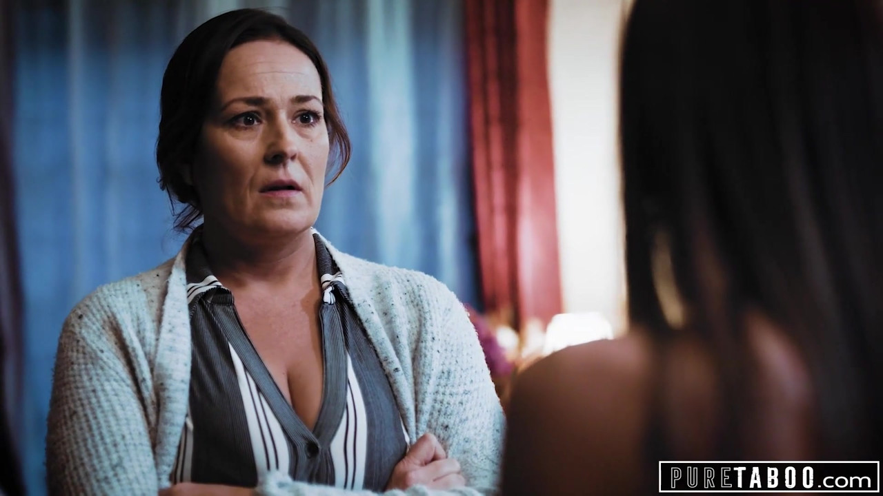 継母と継父と捕まる純粋なタブー、カイラー・クインが参加