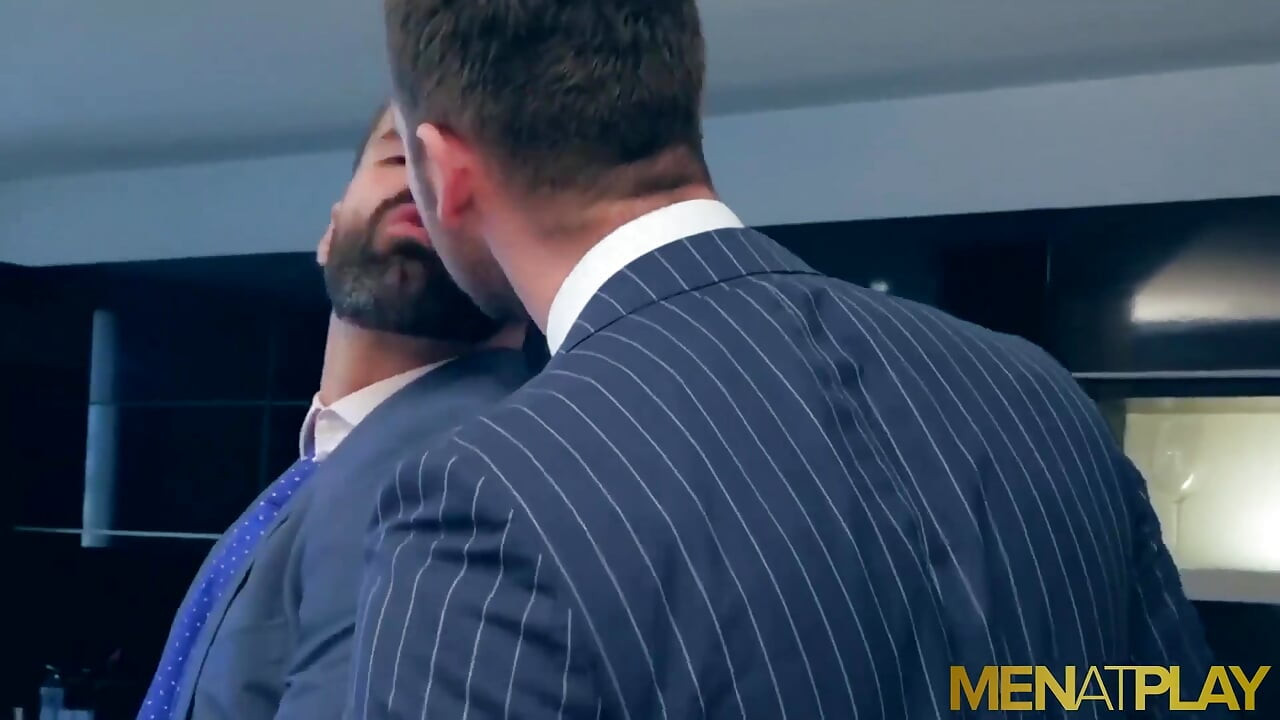 MENATPLAY Suited hunk Dani Robles anal fucked by Damon Heart