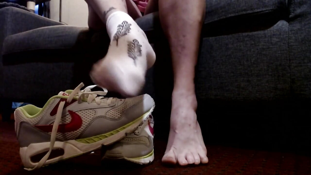 Turnschuhe und Knöchelsocken