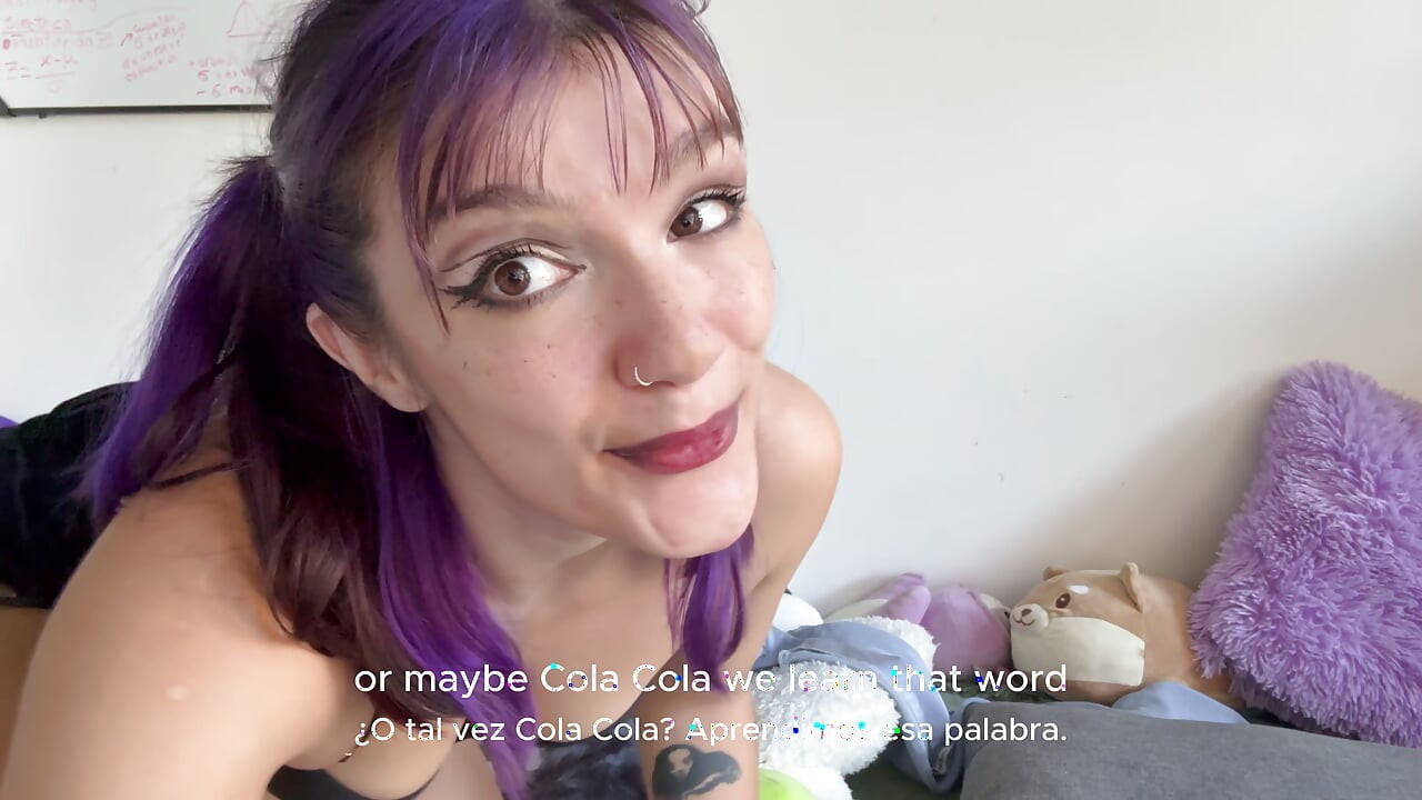 VEDERE LA PERSOANA 1 , Miki este profesoara ta de spaniolă