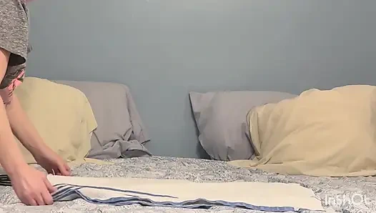 Cewek sange ini suka banget ngentot kontol besar sampai dicrot di dalam!