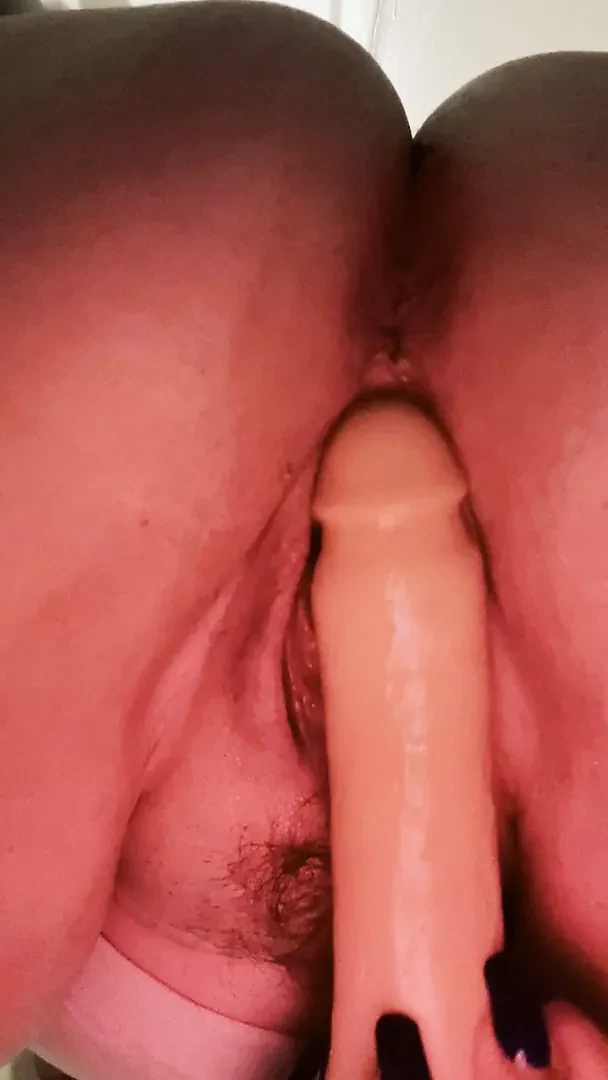 Fat pussy masturbation
