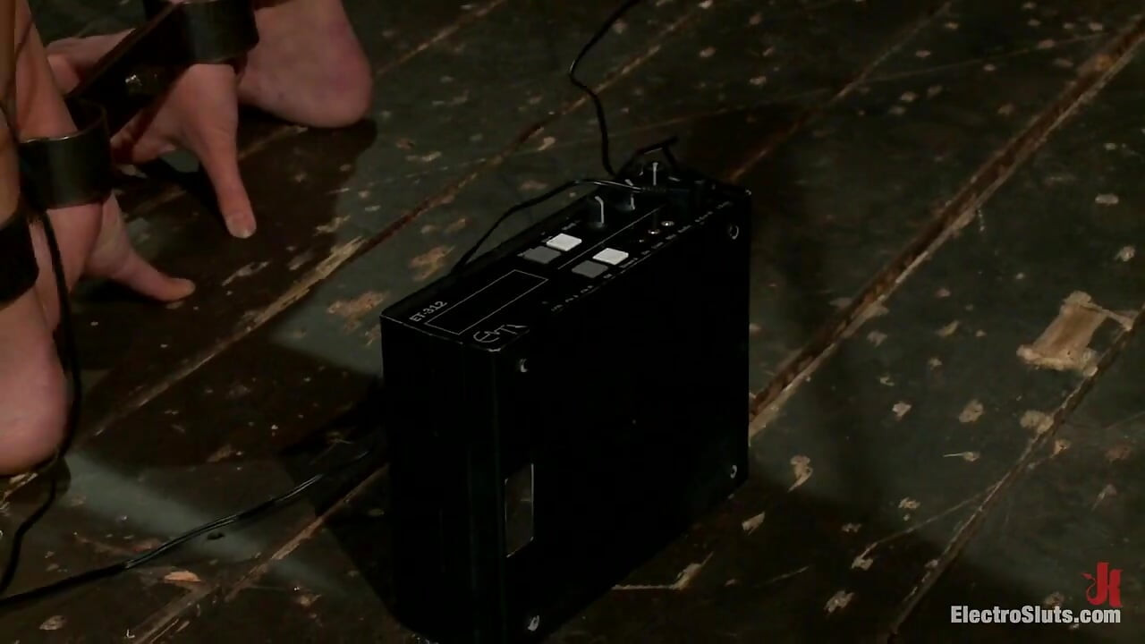 Cassandra Get a Hard Sign off From an Electro-lez Strap-on!