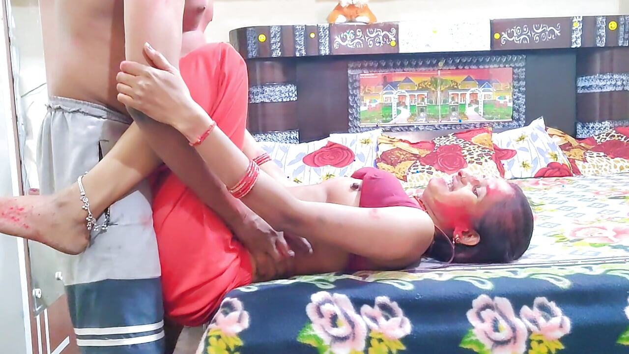 Gar aai Pados ki bhabhi ke sath  holi kelte samay chudai kar diya in Hindi Audio