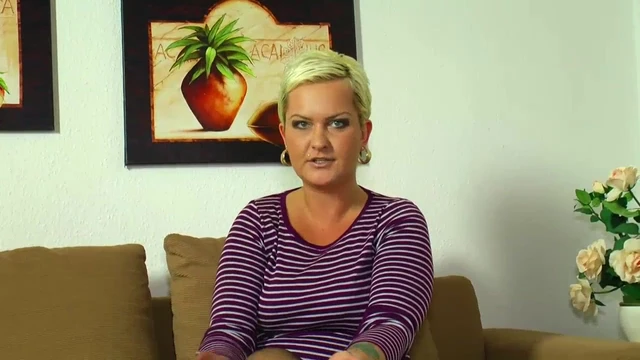 Sensual sluts masturbate her pussy while being watched - 2