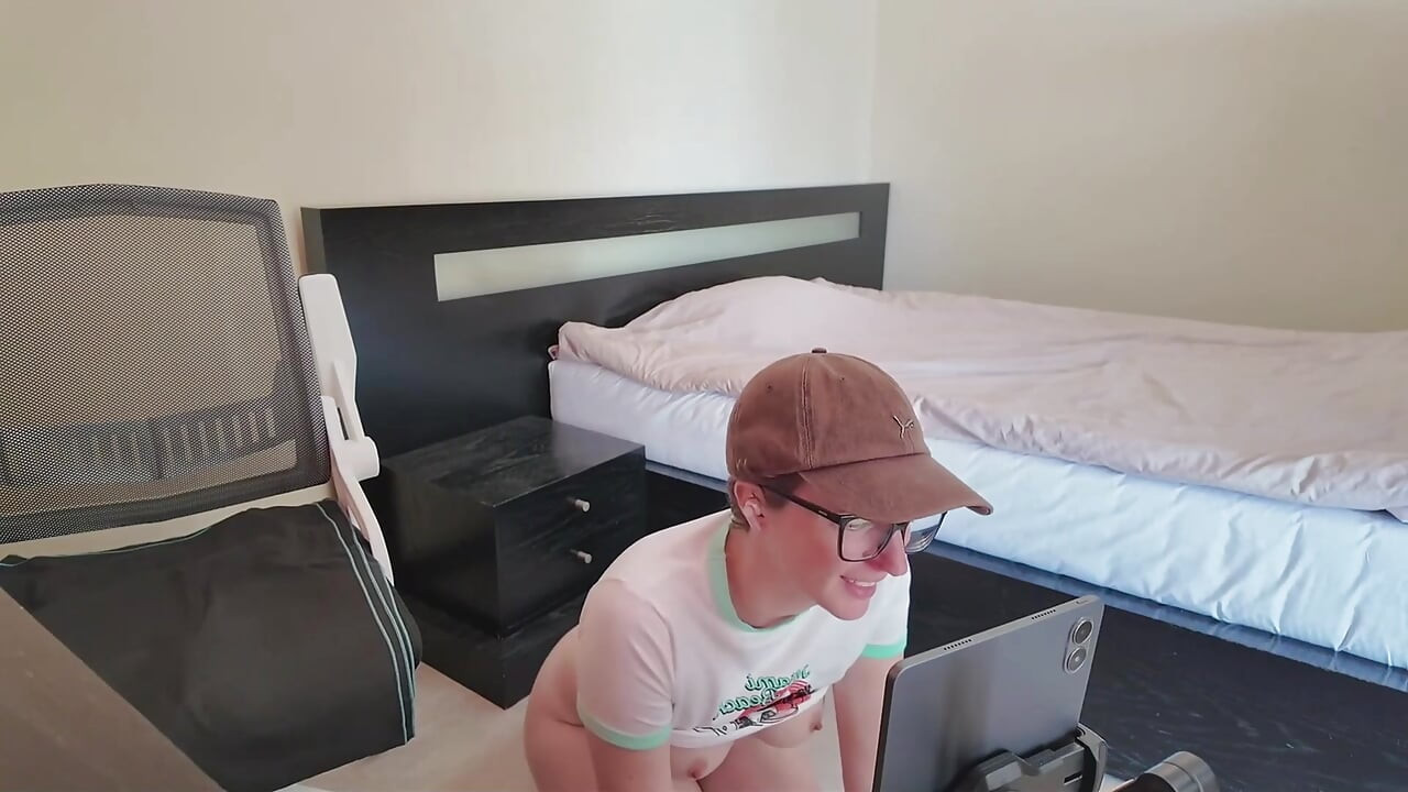 Nude Webcam Show - Short-haired MILF gives best Dirty Talk #10