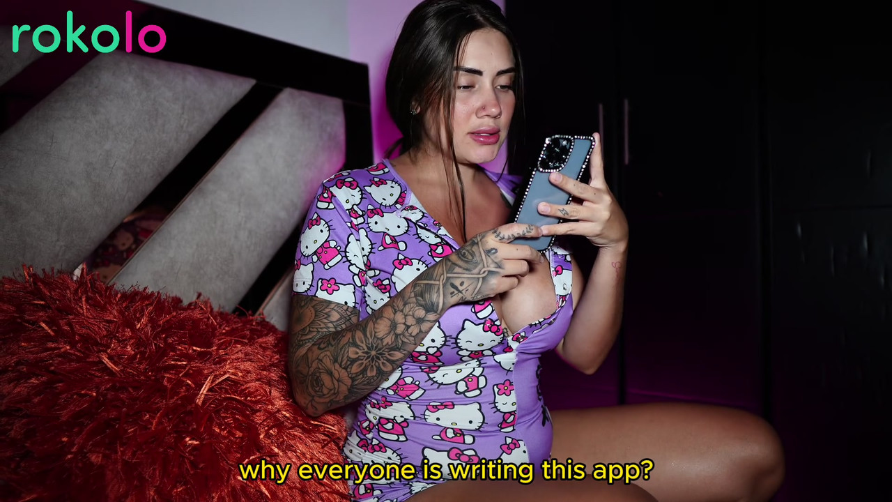 我在约会应用程序上找到了我的继兄弟，我勾引他操他，让他用他的精液填满我