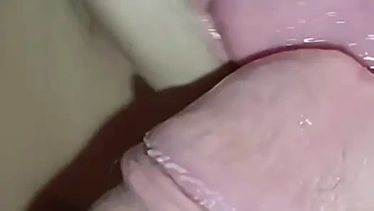 Моя новая мачеха пришла навестить меня ночью и делала минет, пока я не кончила ей в рот.