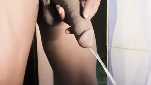 12 inçlik dev yarak sabah sidik alıyor