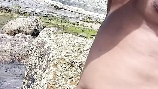 Plajda Ve Insanların Önünde Sertleştim