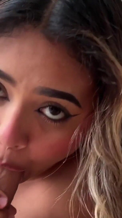 Stepsister sees my morning erection and heats up until she swallows all my cum | Clip 1