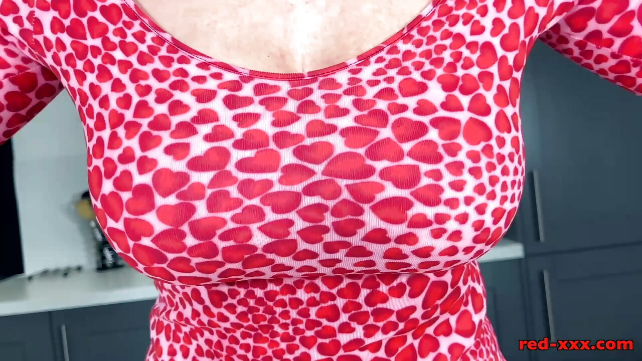 Rode xxx trakteert zichzelf op Valentijnsdag