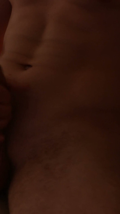 Strong hunk flexing and wanking his big cock and cums | Clip 1