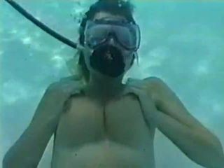 Подводная секс-игра - Tracy
