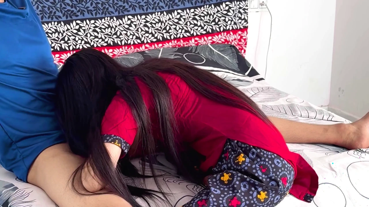 印度德西继母紧致阴户被大鸡巴性交