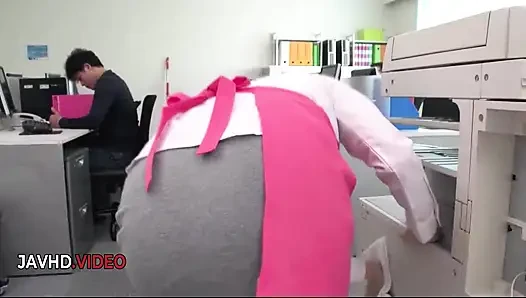 Chihiro Akino Wildly Delights With Her Irresistible Asian Blowjob Skills